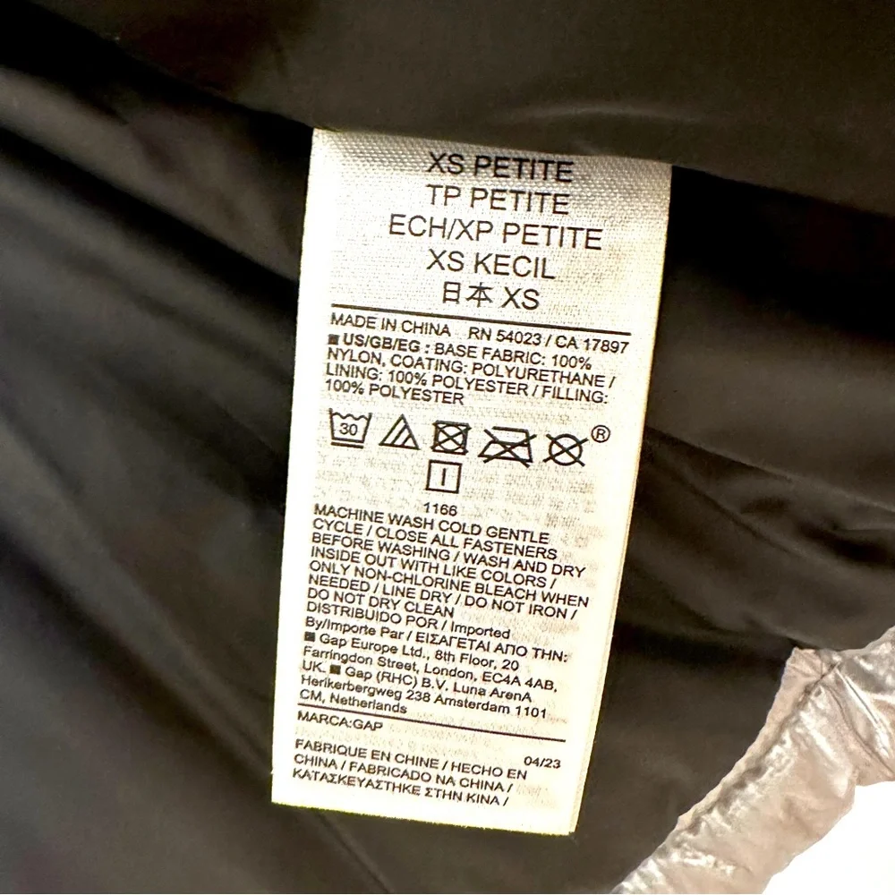 GAP Silver Metallic Crop Puffer Jacket Petite XS Y2K NEW w/ TAGS - Picture 12 of 16
